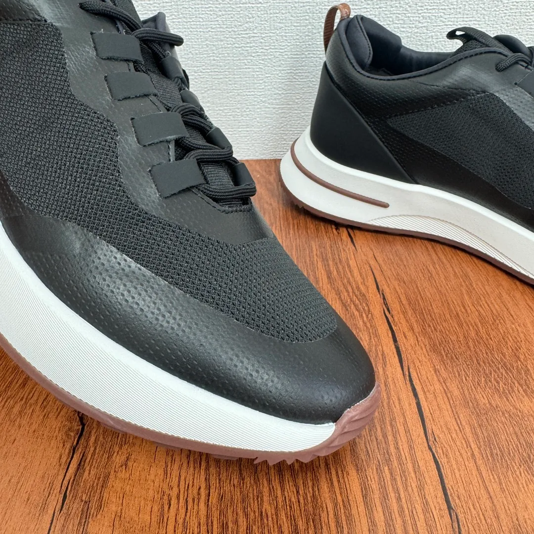 Batch 760 Loro Piana mesh cowhide stitching casual sports men's shoes LP jogging shoes OEM original soles feel free to enter the counter! This casual shoe is knitted from Wind fiber, giving it a unique three-dimensional effect. The unique silhouette narrows slightly at the midsection and is embellished with nappa leather details. The lightweight rubber sole and studs on the edge enhance traction and stability, and functional details full of modern aesthetics add a sporty style to the shoe. The upper uses a hot-melt edge-sealing process. The lightweight technical material of the Kummel-colored rubber outsole is inlaid with cushioning pads on the inside of the sole to distribute the weight more evenly and reduce the load during walking. The leather eyelets are directly set on the upper fixed to the sole to ensure stability. The rear is equipped with cushioning pads to improve wearing comfort. The full package of the counter comes with a shoelace insole. Multiple colors available! Fabric: 100% nylon Decoration: 100% cow leather Accessories: 100% polyurethane Size: 39-40-41-42-43-44 Standard leather shoe size (38/45 can be customized and returns and exchanges are not supported) Item number: FAM1718 Black